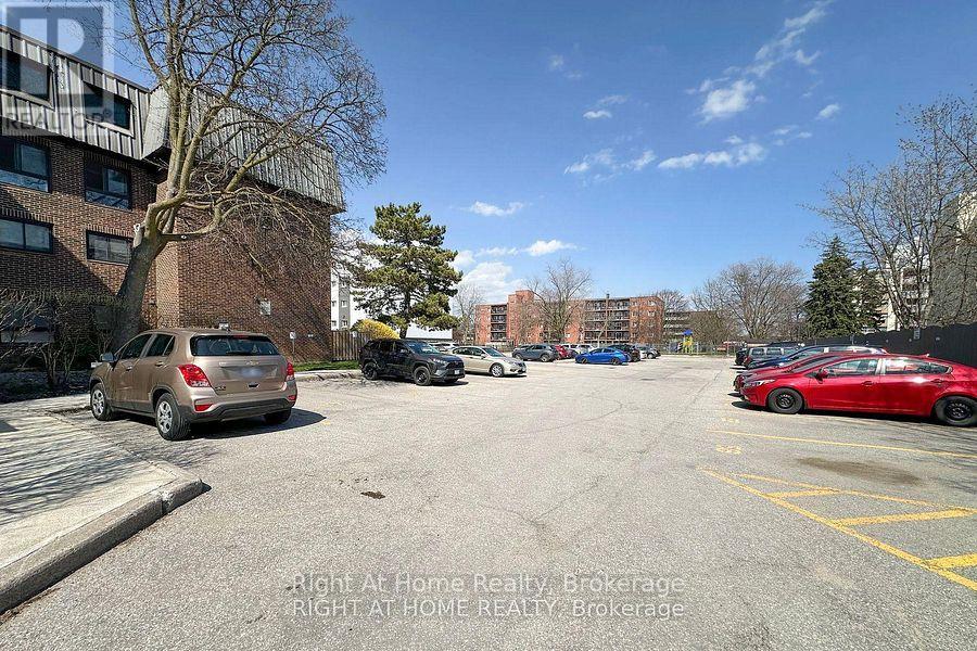 #79 53 TAUNTON ROAD E - Image 16