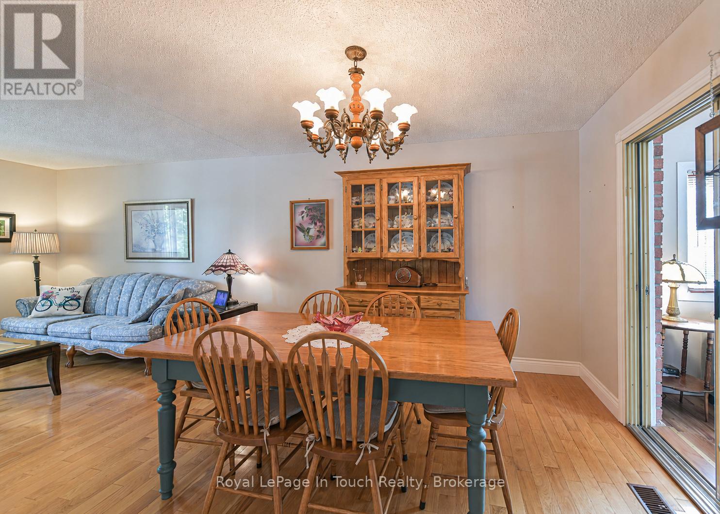642 RANDLES CRESCENT - 10