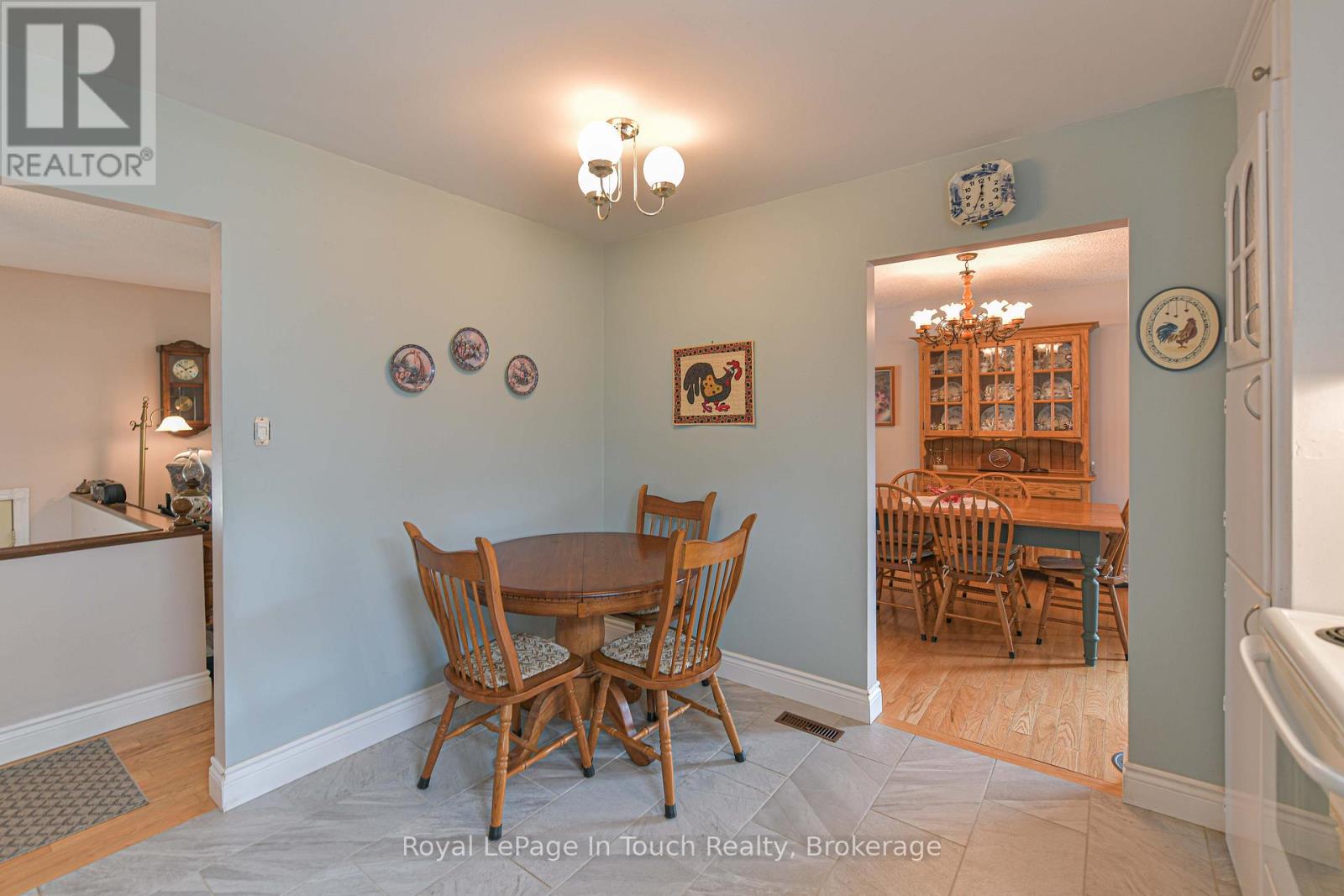 642 RANDLES CRESCENT - 12