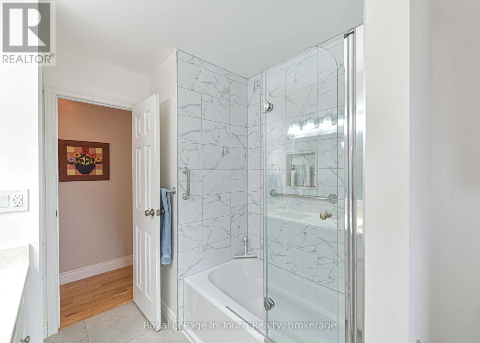 642 RANDLES CRESCENT - 19