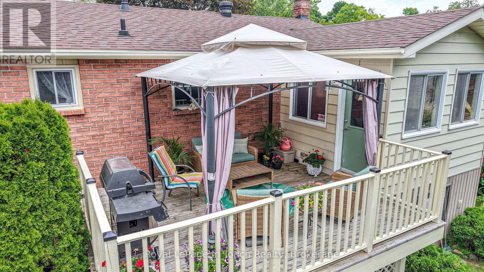 642 RANDLES CRESCENT - 28
