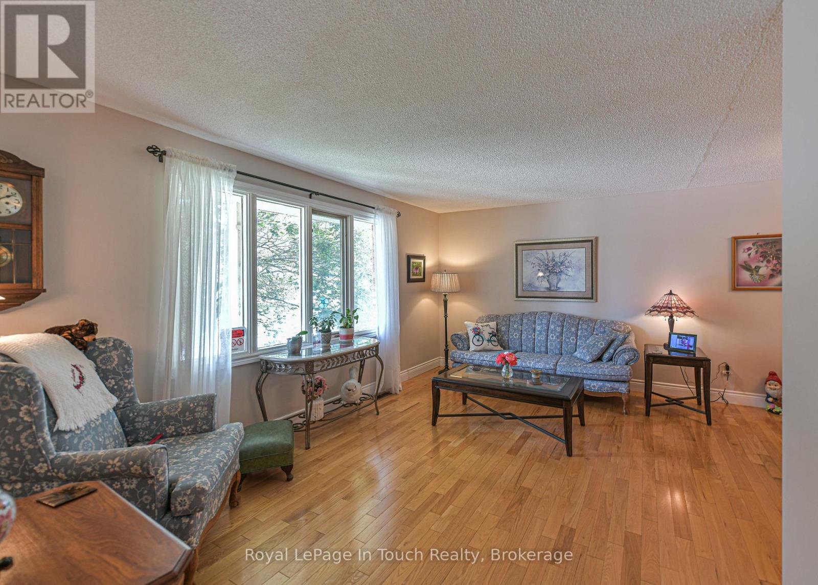 642 RANDLES CRESCENT - 6