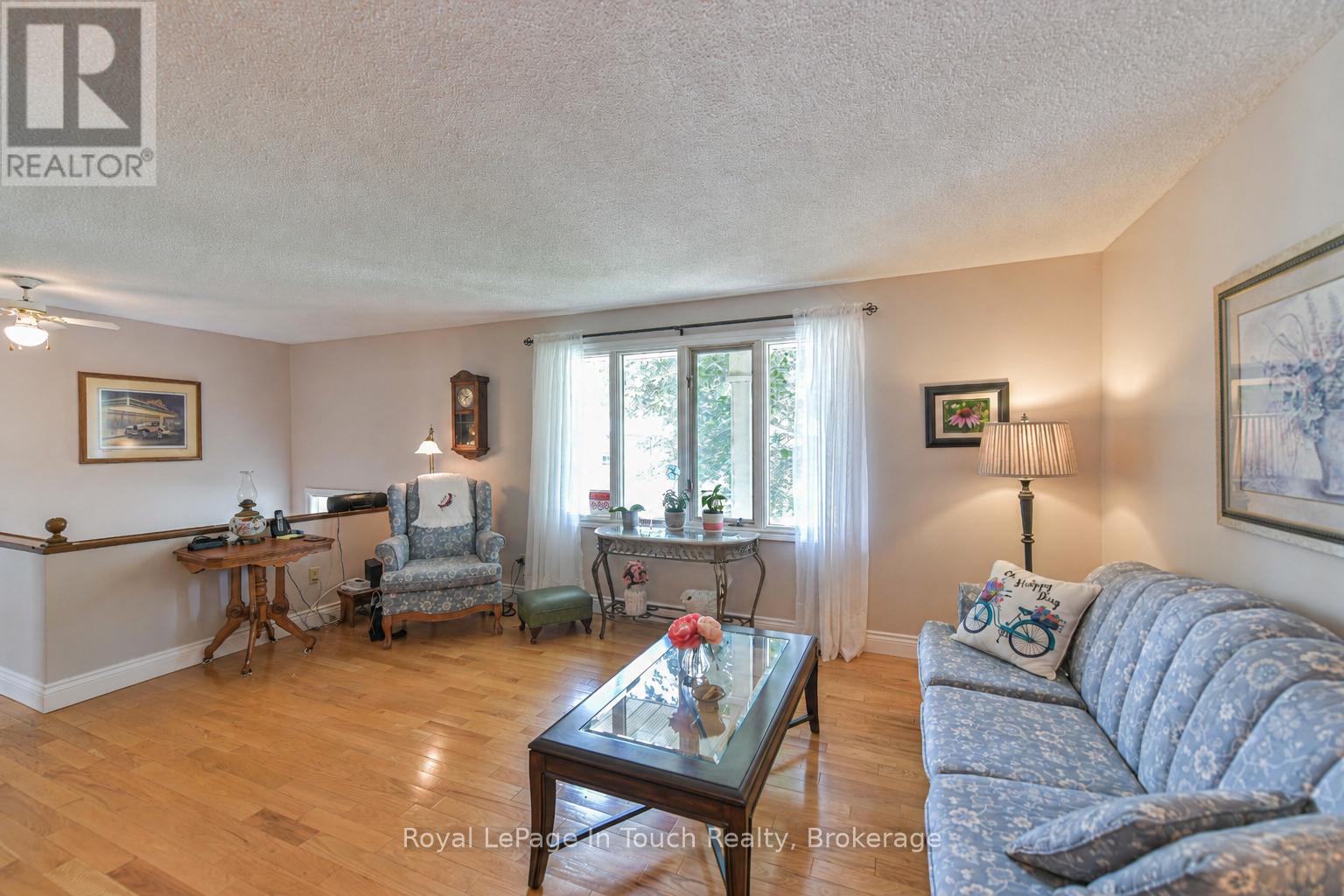 642 RANDLES CRESCENT - 7