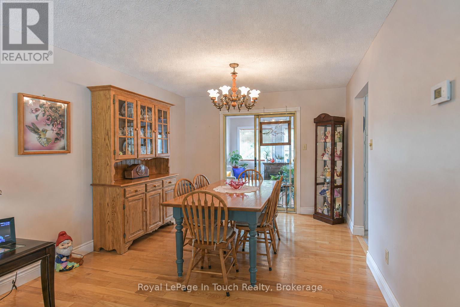 642 RANDLES CRESCENT - 9