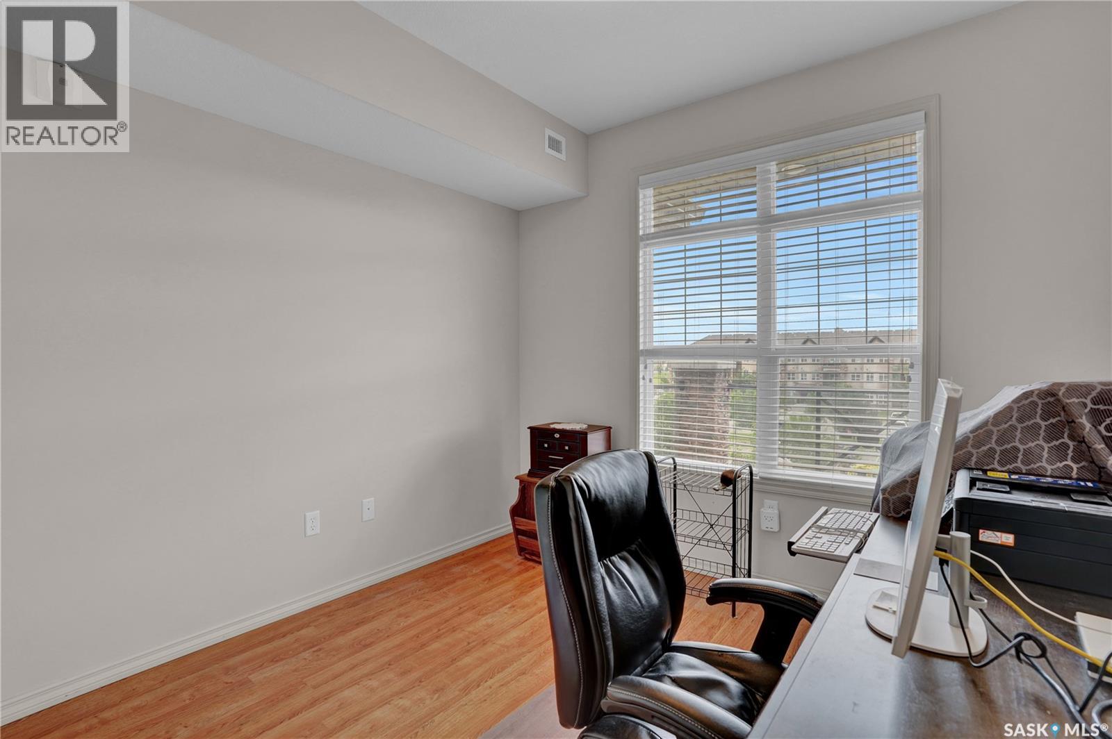 311 2102 Heseltine ROAD — photo 19