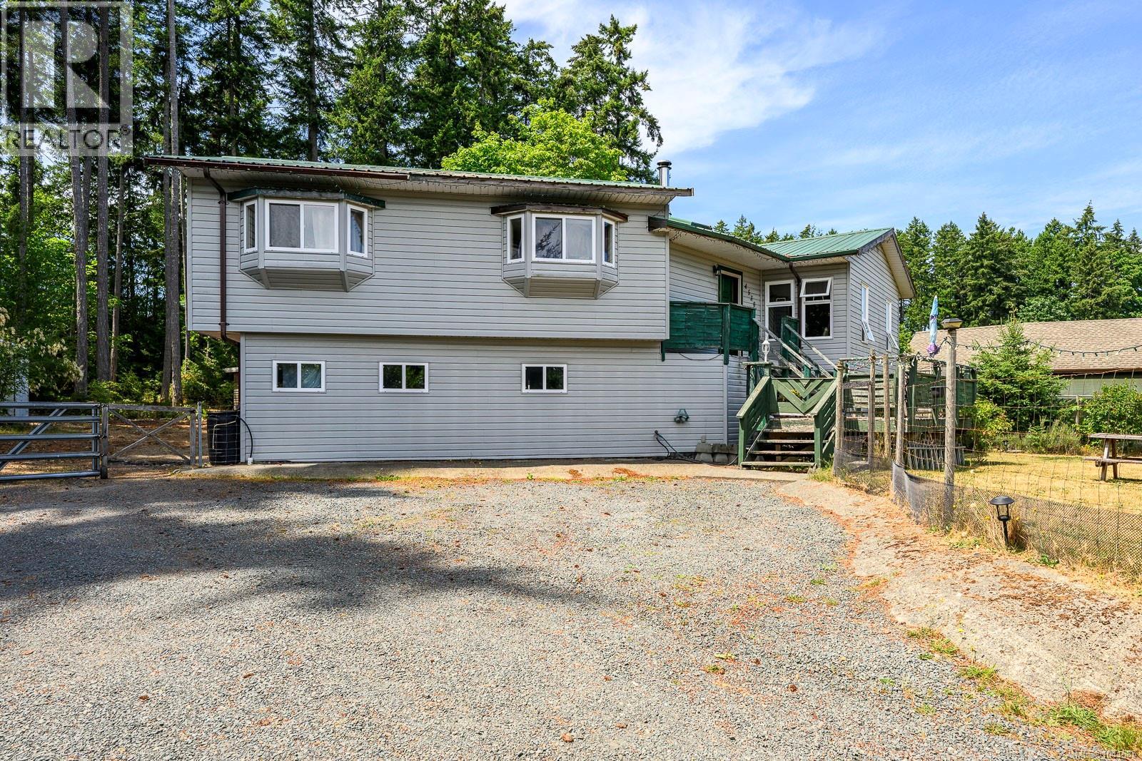 4530 Thompson Clarke Dr E - 35