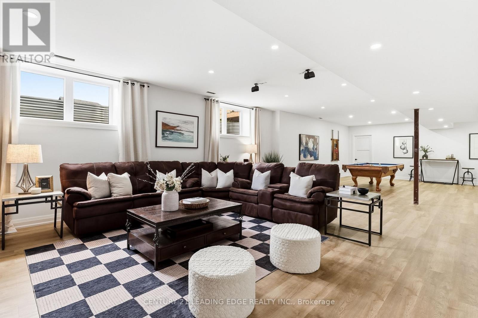 12 COUNTRY PLACE - 41