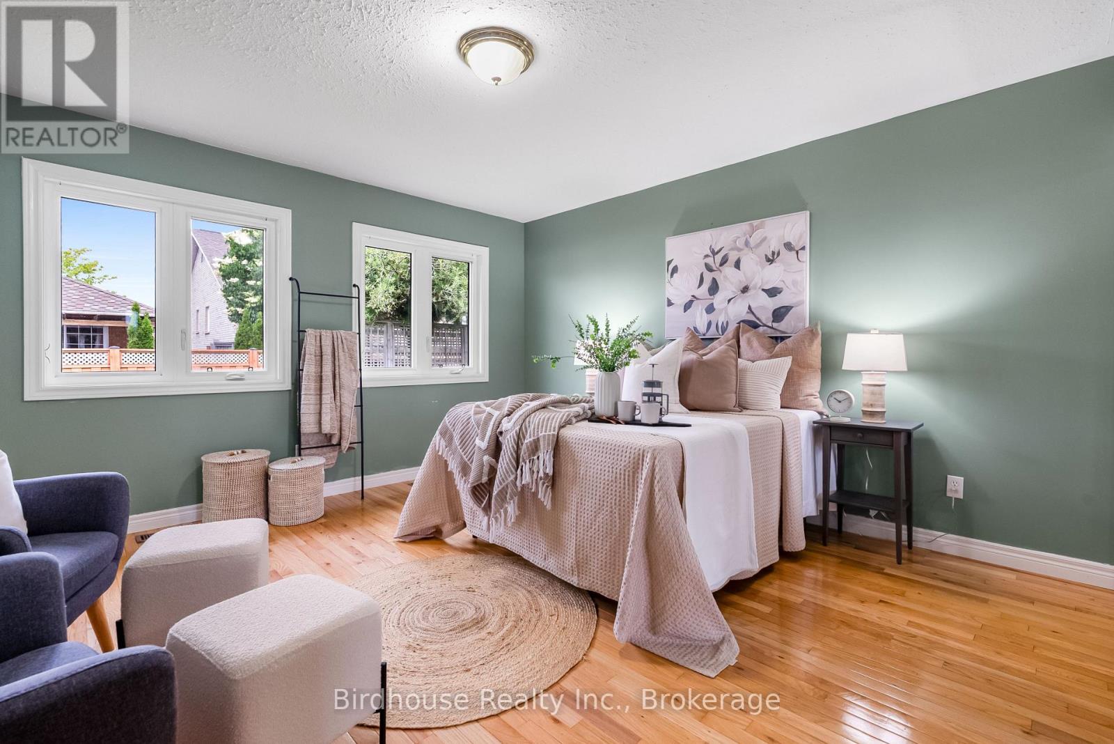 6 EAKINS CRESCENT - 14