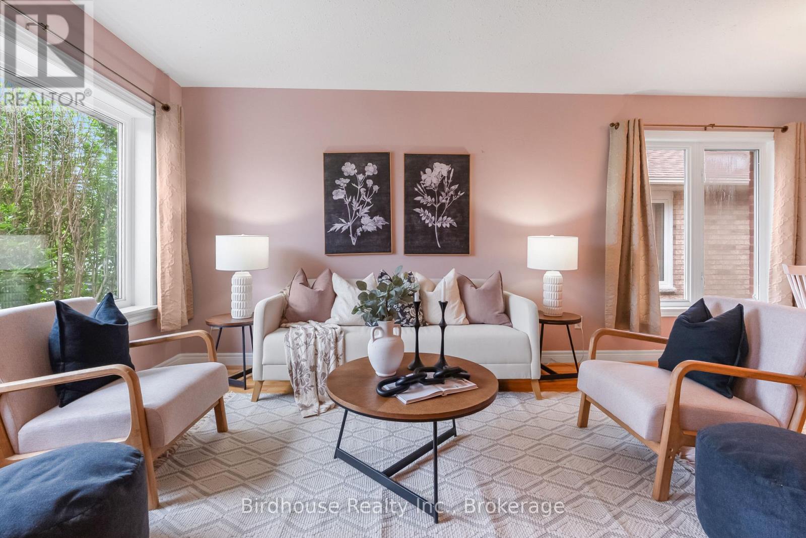 6 EAKINS CRESCENT - 5