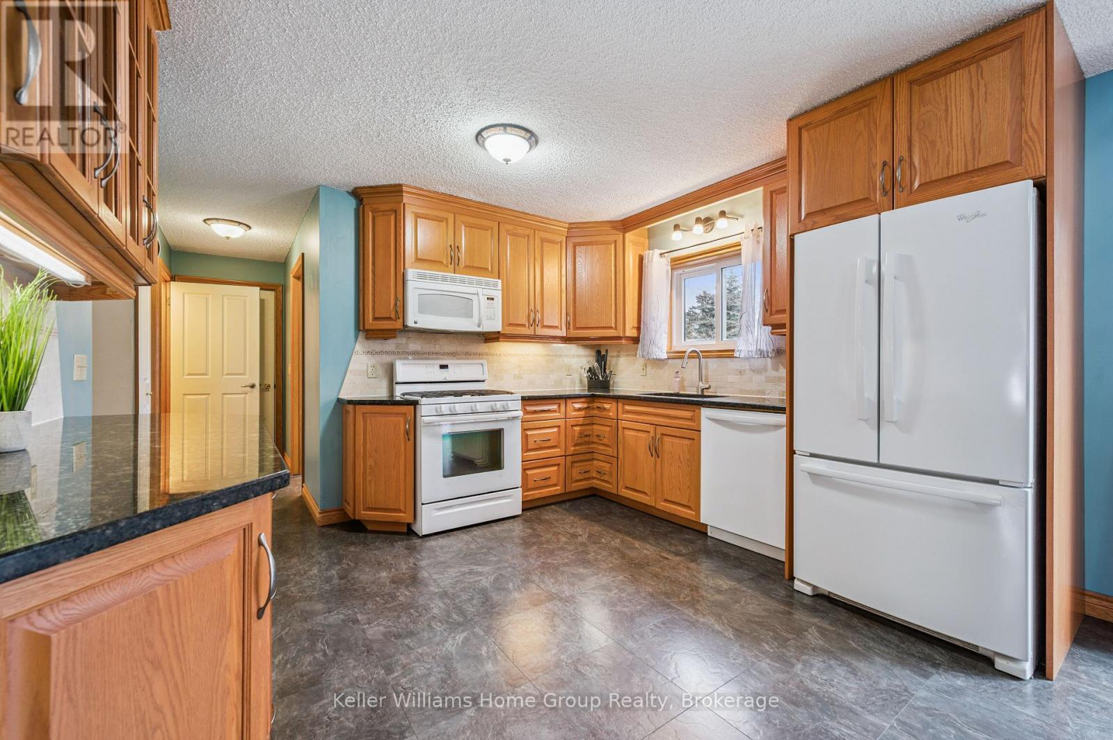 28 EDWARD STREET - Image 15