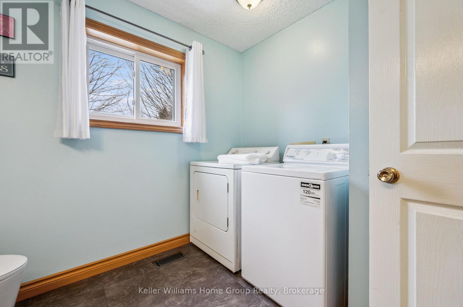 28 EDWARD STREET - Image 19