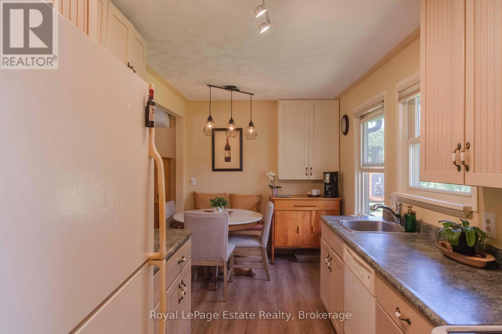 326 LINDSAY STREET - 14