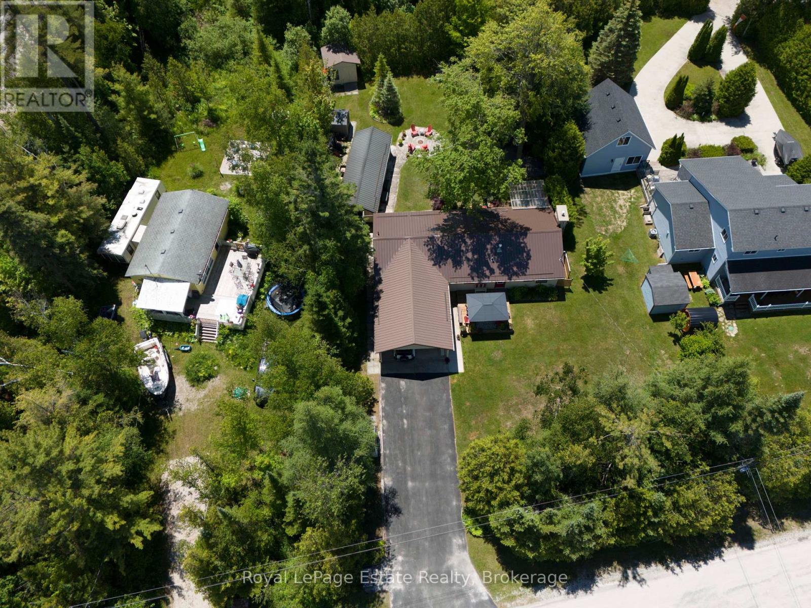 326 LINDSAY STREET - 4