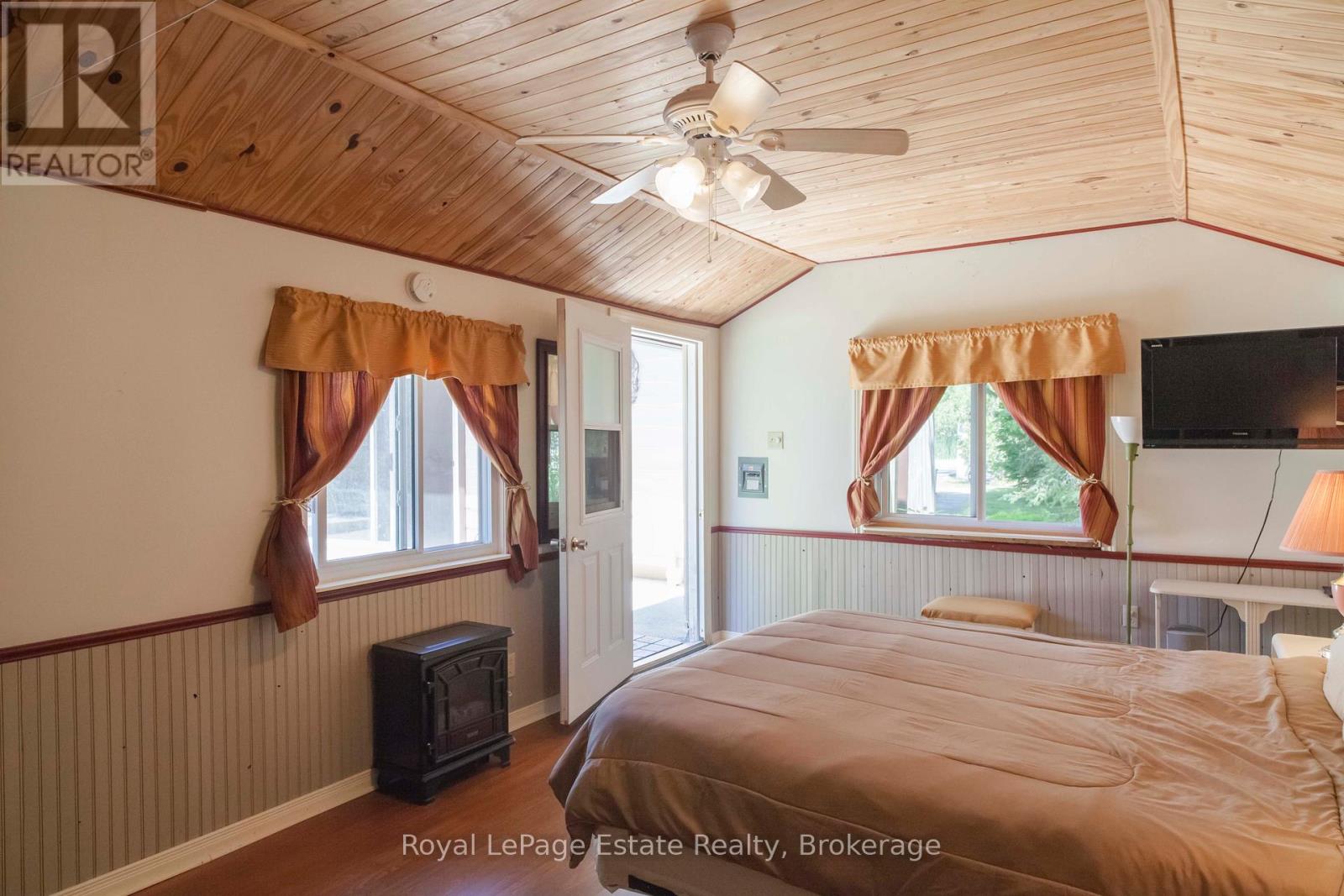 326 LINDSAY STREET - 41