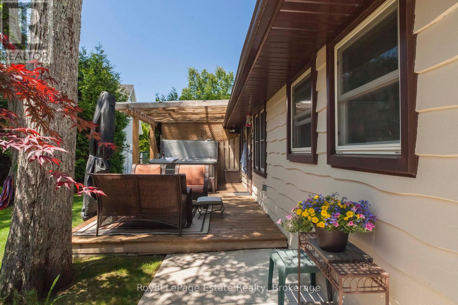 326 LINDSAY STREET - 45
