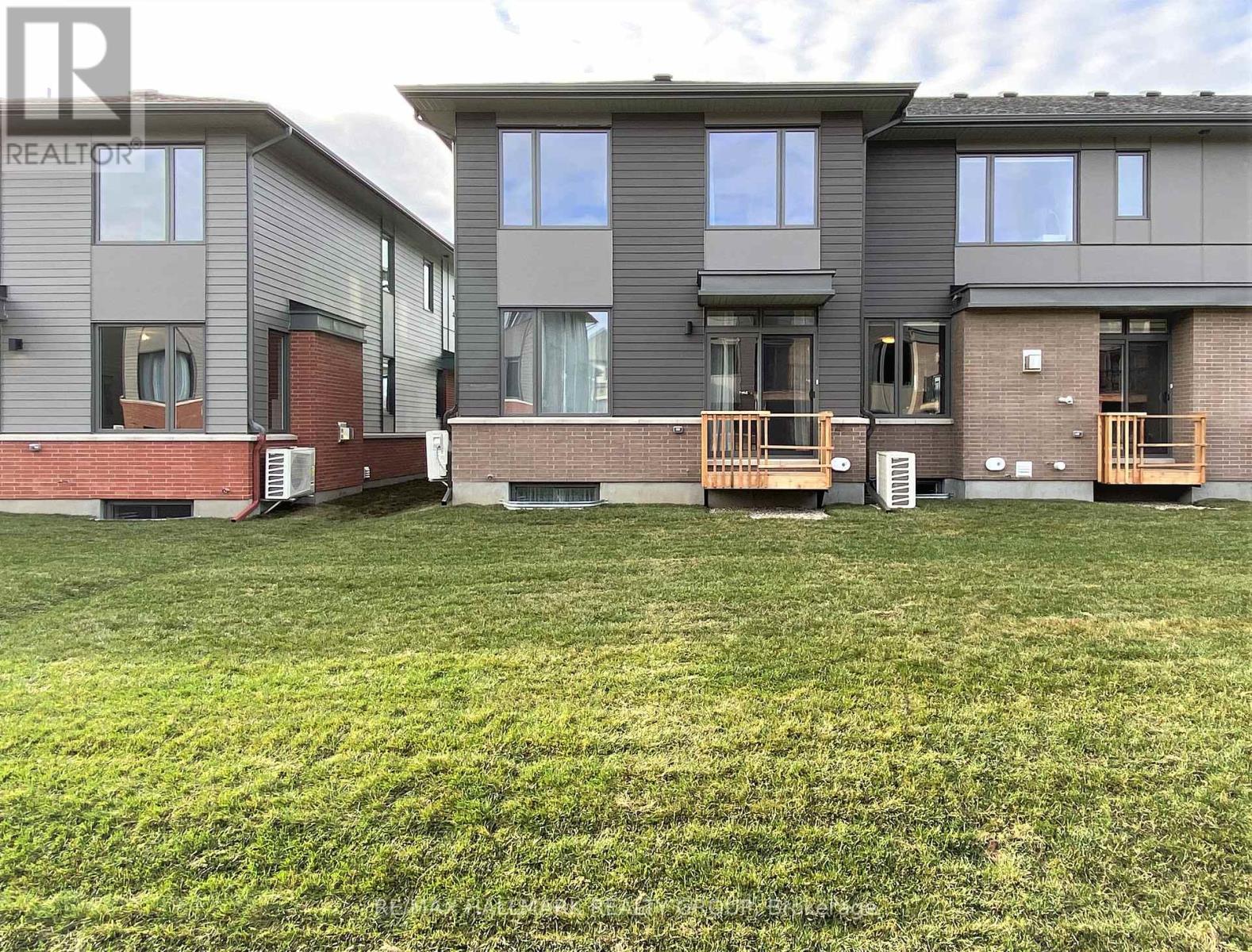 3 Bed, 3 Bath House for Sale in Ottawa – 72 MICHAEL STOQUA STREET W, Ottawa – MLS# X13501136 - Image 31
