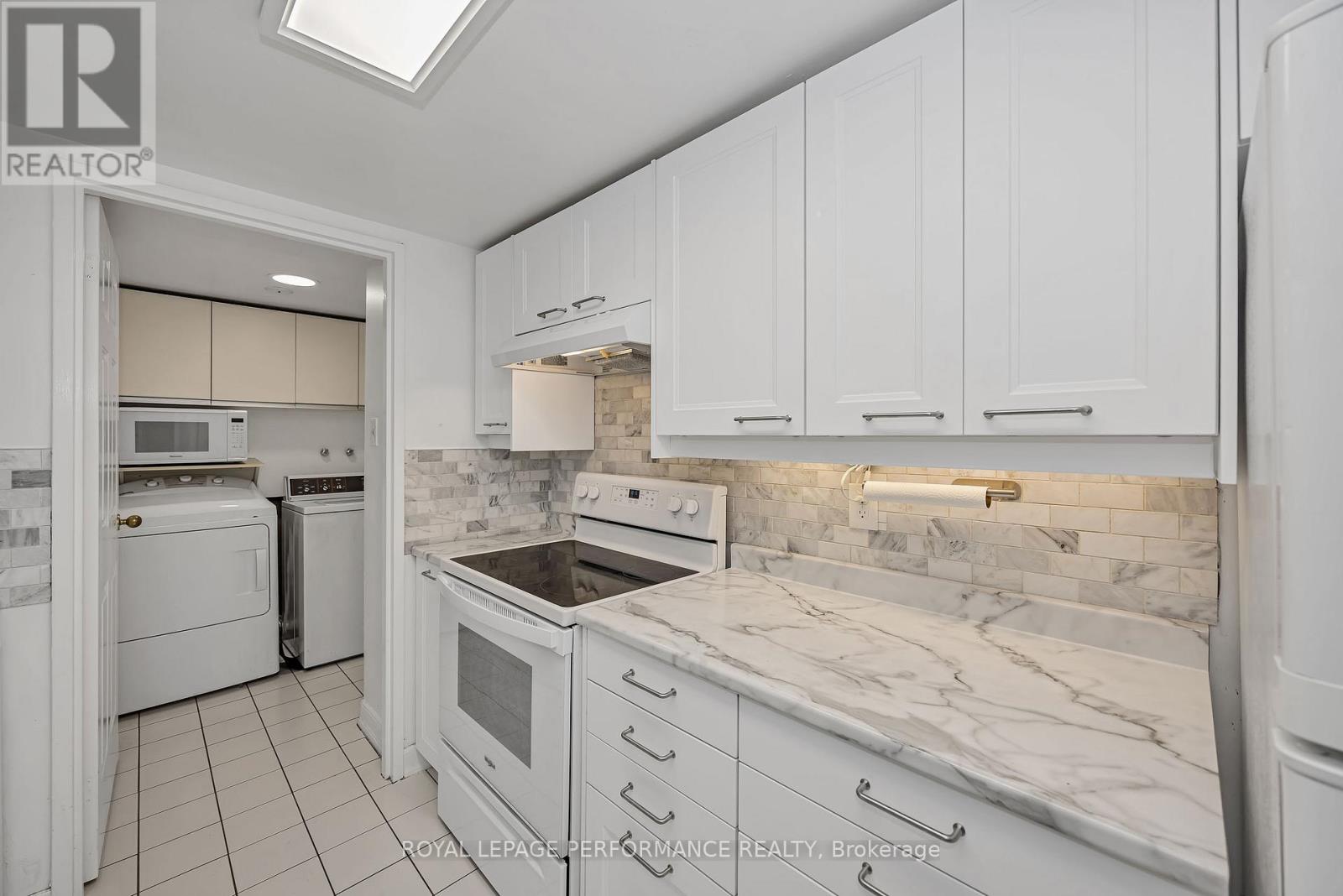 #408 2019 CARLING AVENUE N - 11