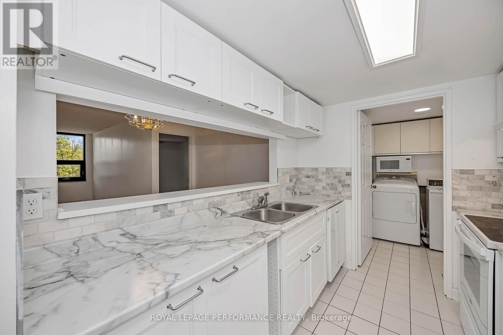#408 2019 CARLING AVENUE N - 14
