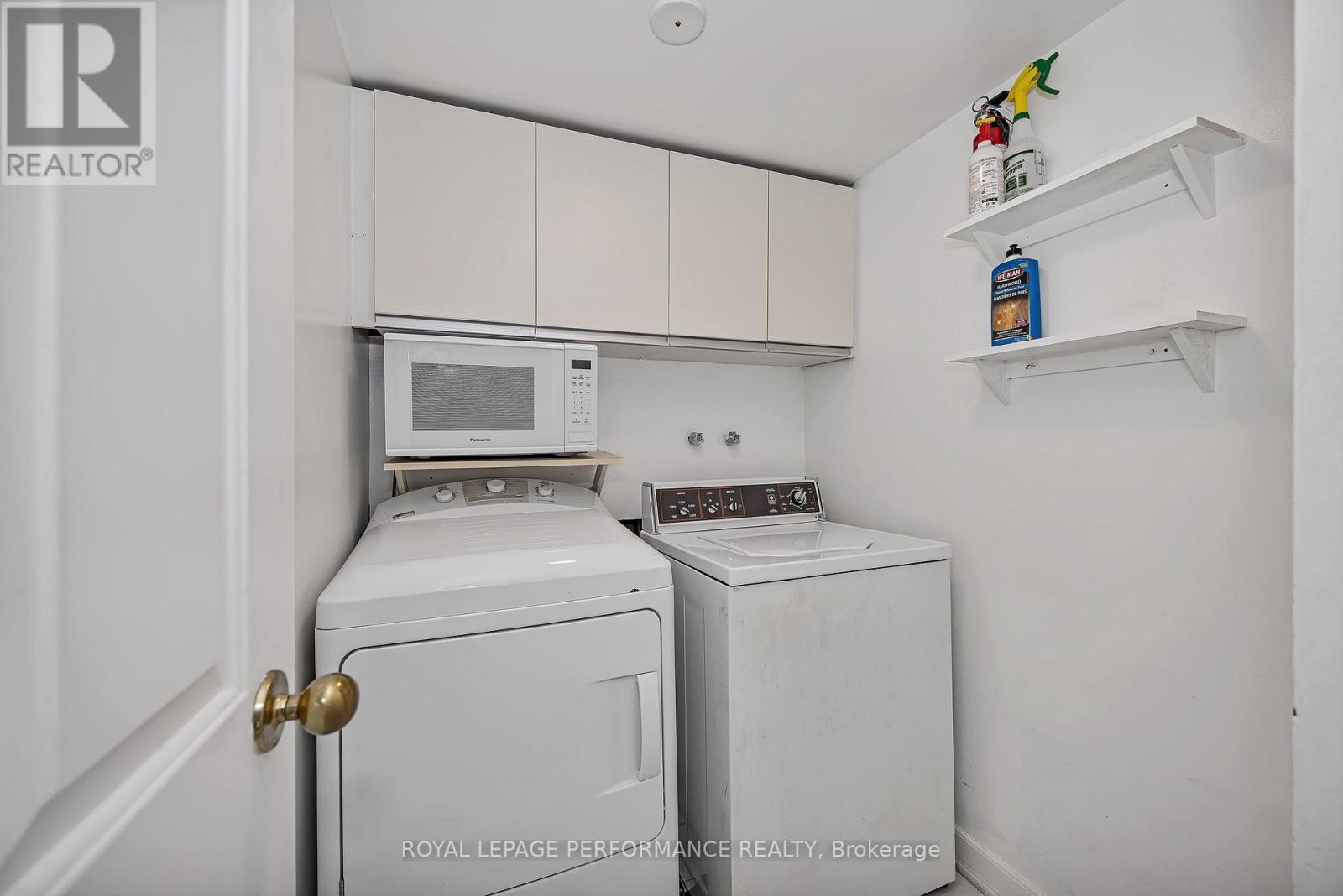 #408 2019 CARLING AVENUE N - 16