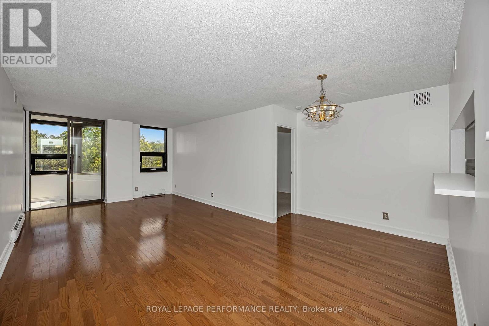 #408 2019 CARLING AVENUE N - 18