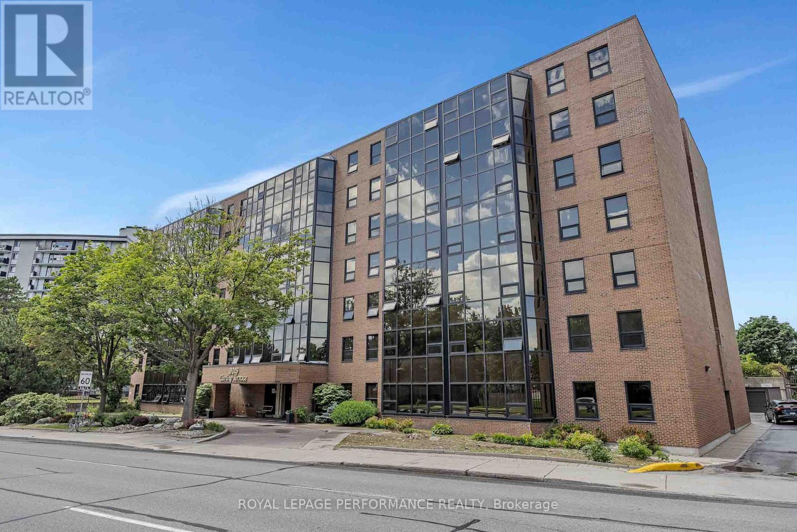 #408 2019 CARLING AVENUE N - 2