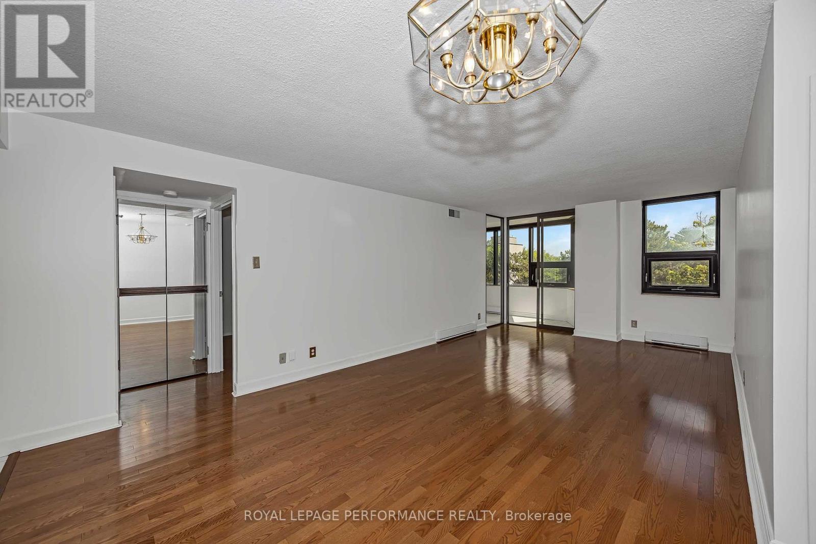 #408 2019 CARLING AVENUE N - 20