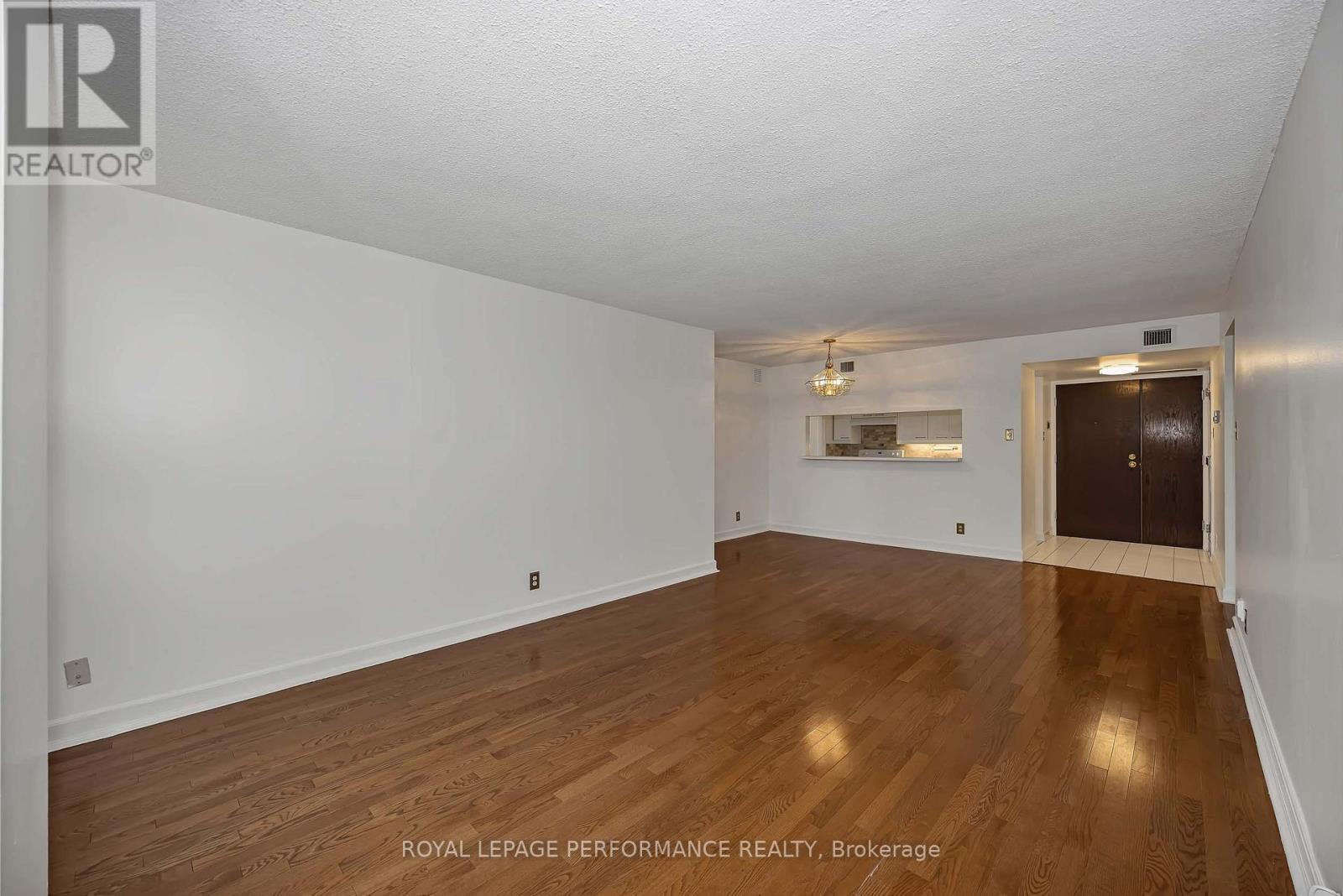 #408 2019 CARLING AVENUE N - 23