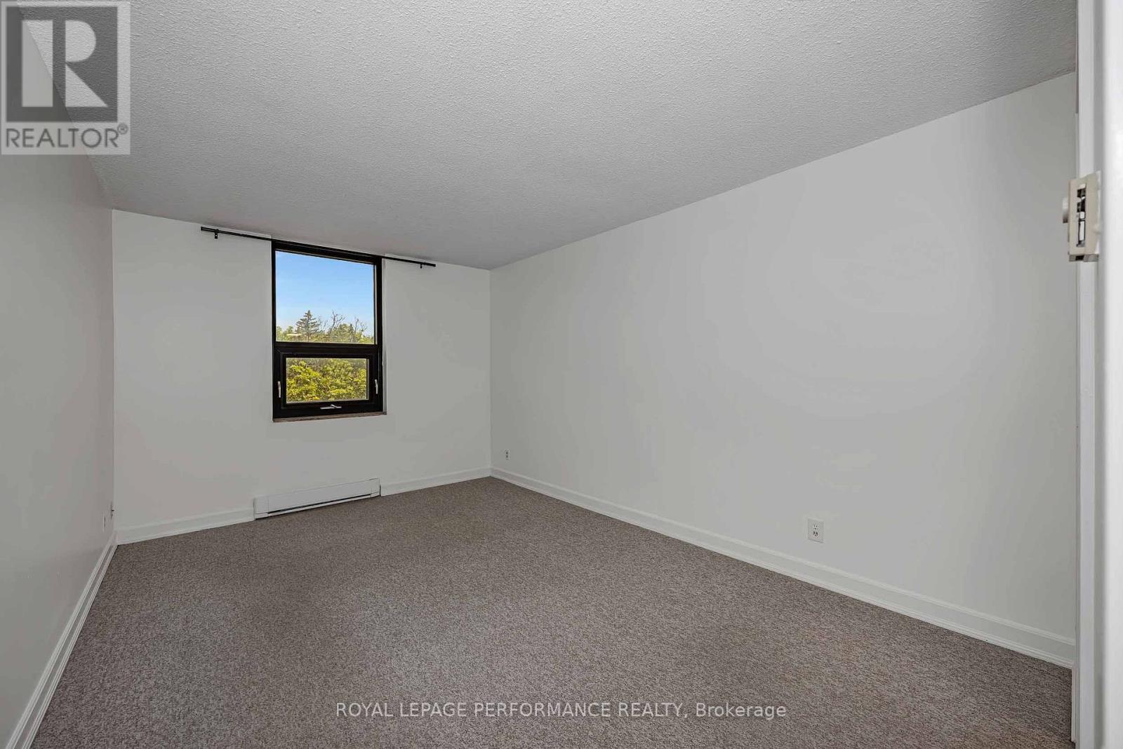 #408 2019 CARLING AVENUE N - 24