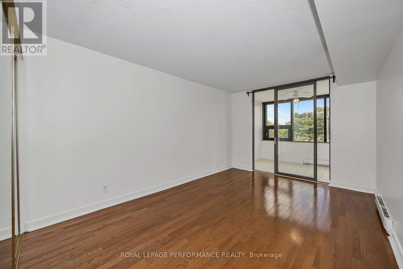 #408 2019 CARLING AVENUE N - 28