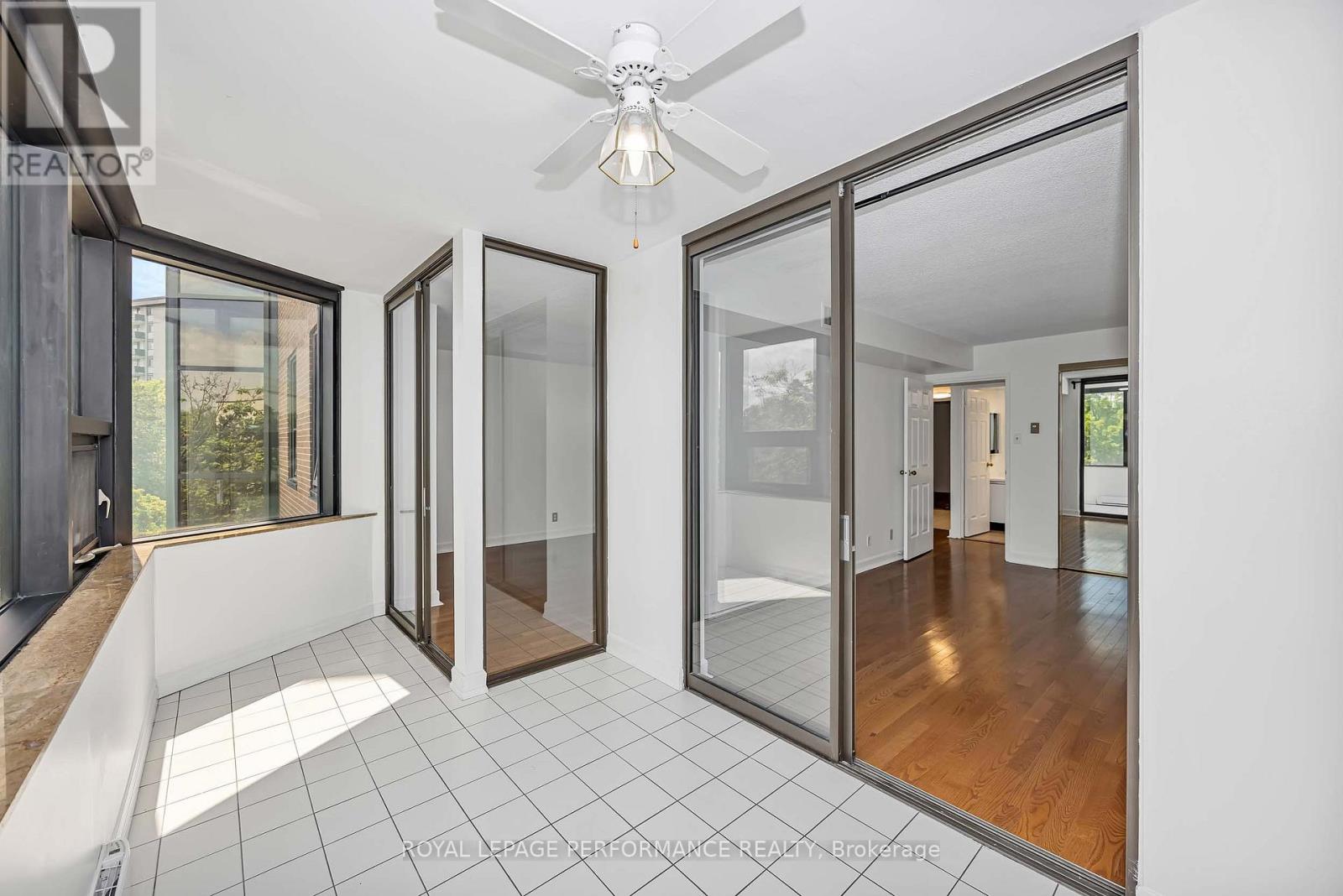 #408 2019 CARLING AVENUE N - 31