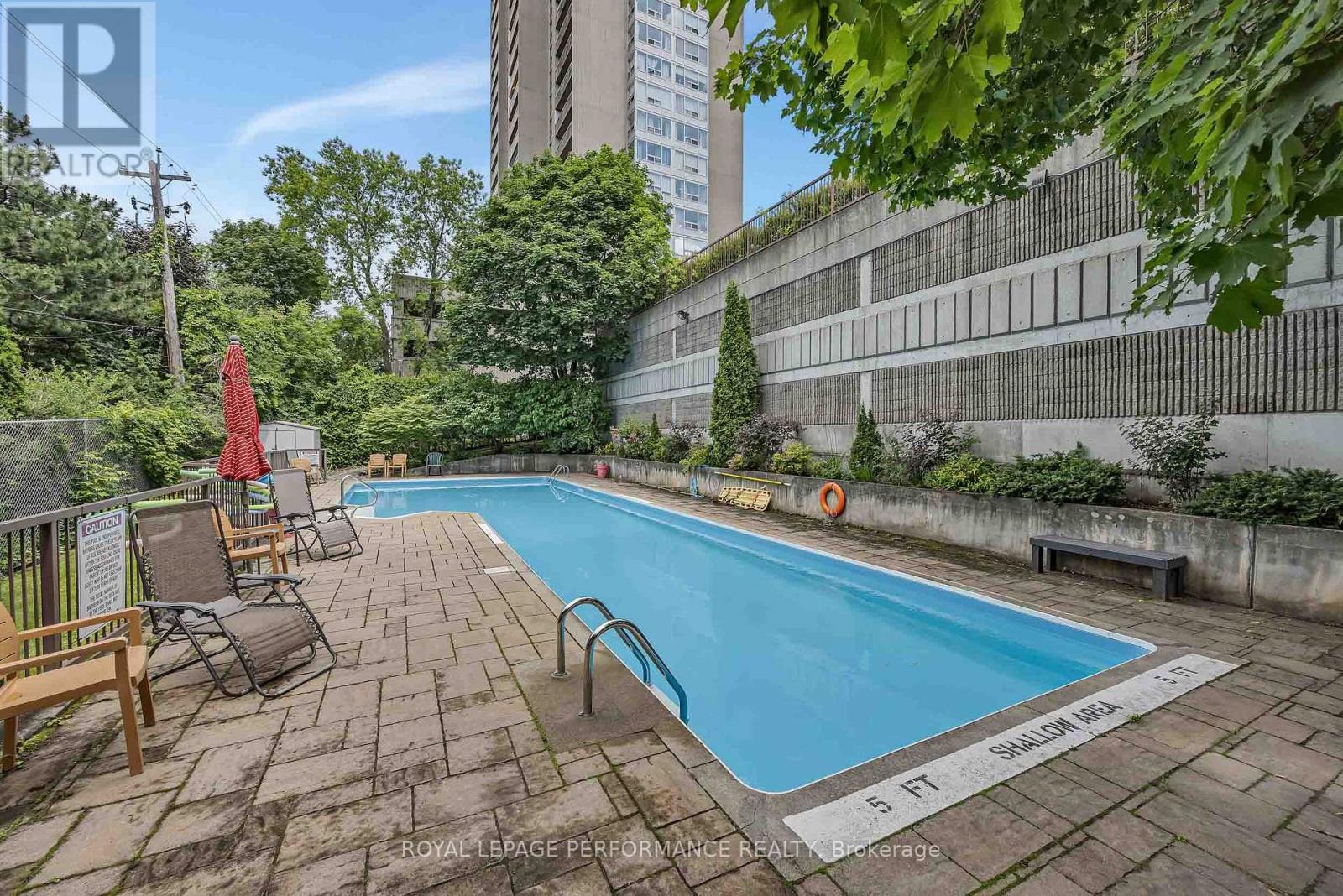 #408 2019 CARLING AVENUE N - 37