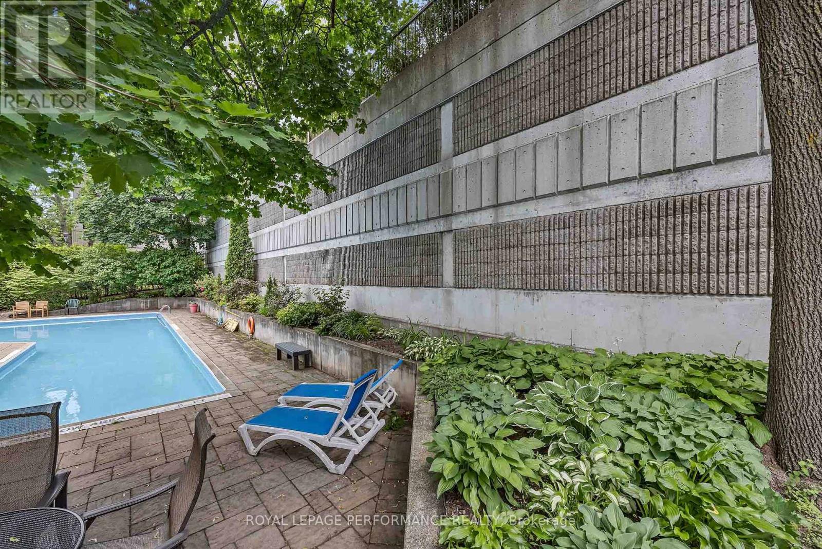#408 2019 CARLING AVENUE N - 38