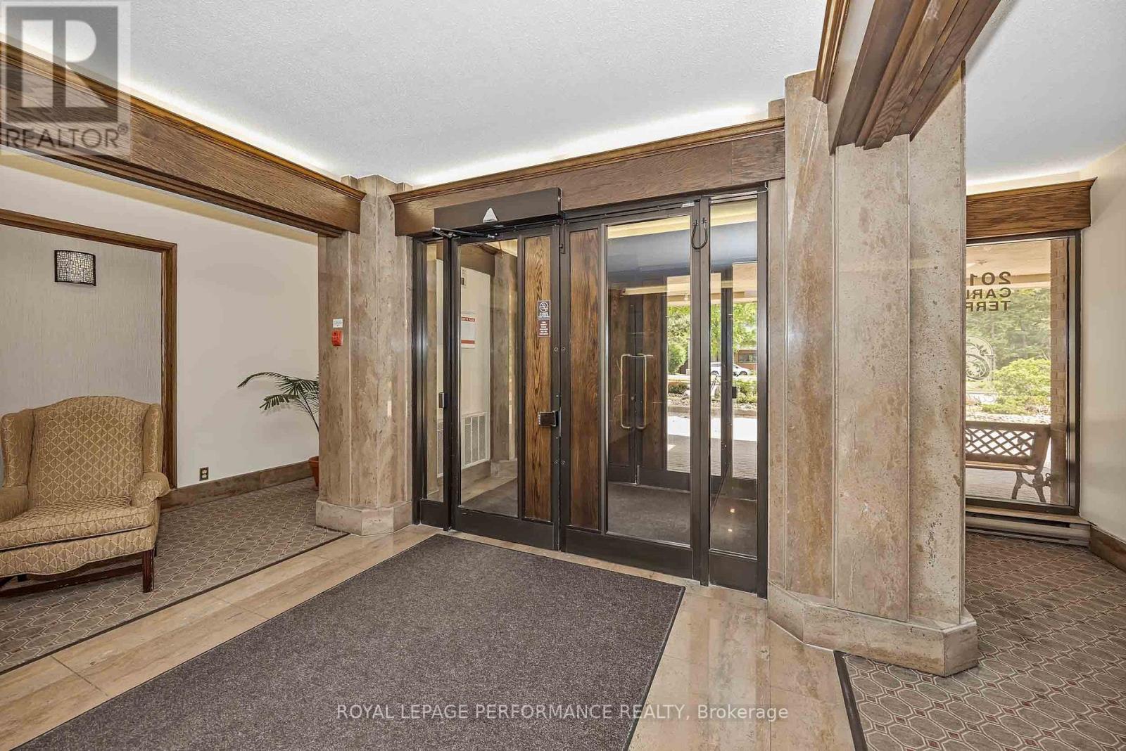 #408 2019 CARLING AVENUE N - 5