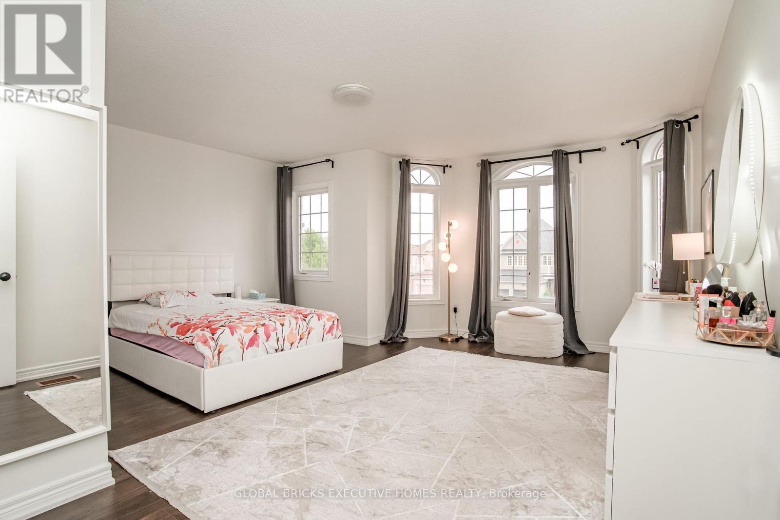 3435 ARTESIAN DRIVE - 33