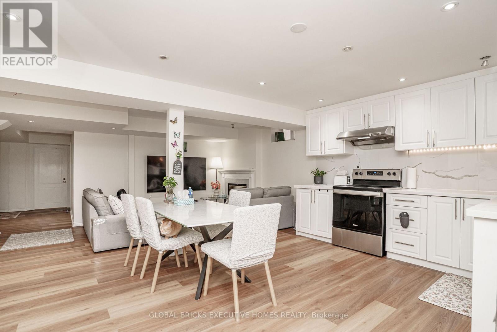 3435 ARTESIAN DRIVE - 39