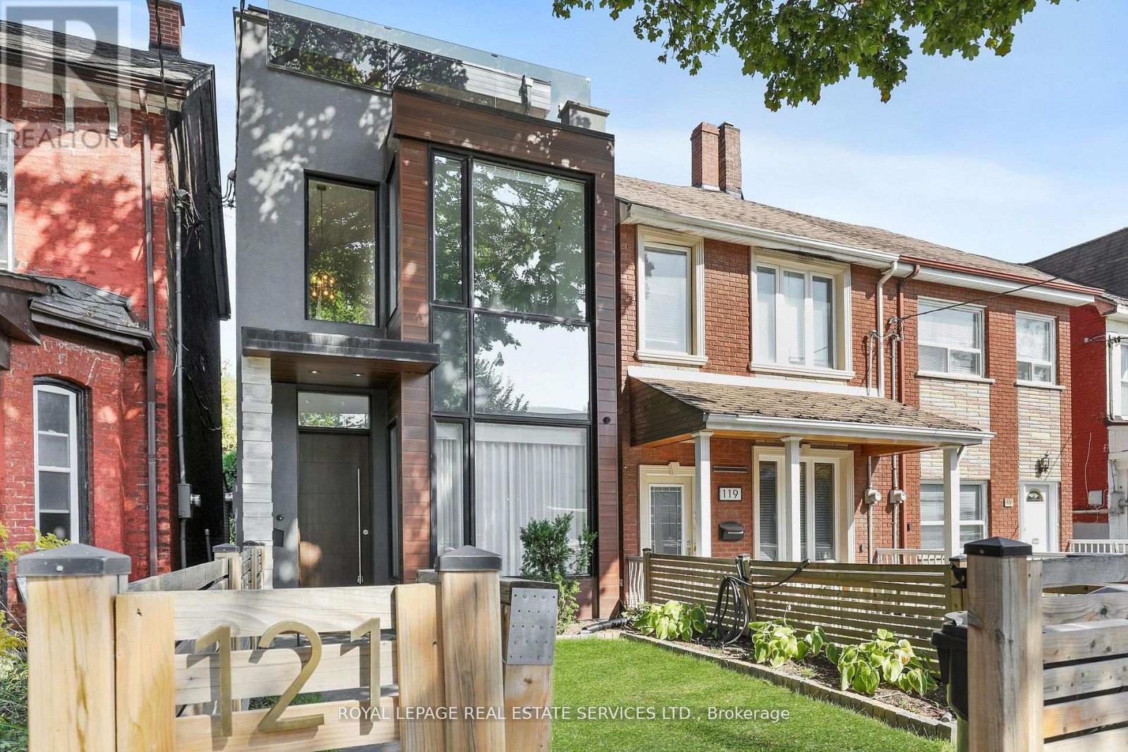 121 MARKHAM STREET - 1