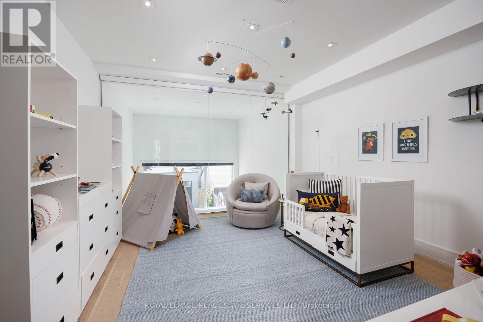 121 MARKHAM STREET - 19