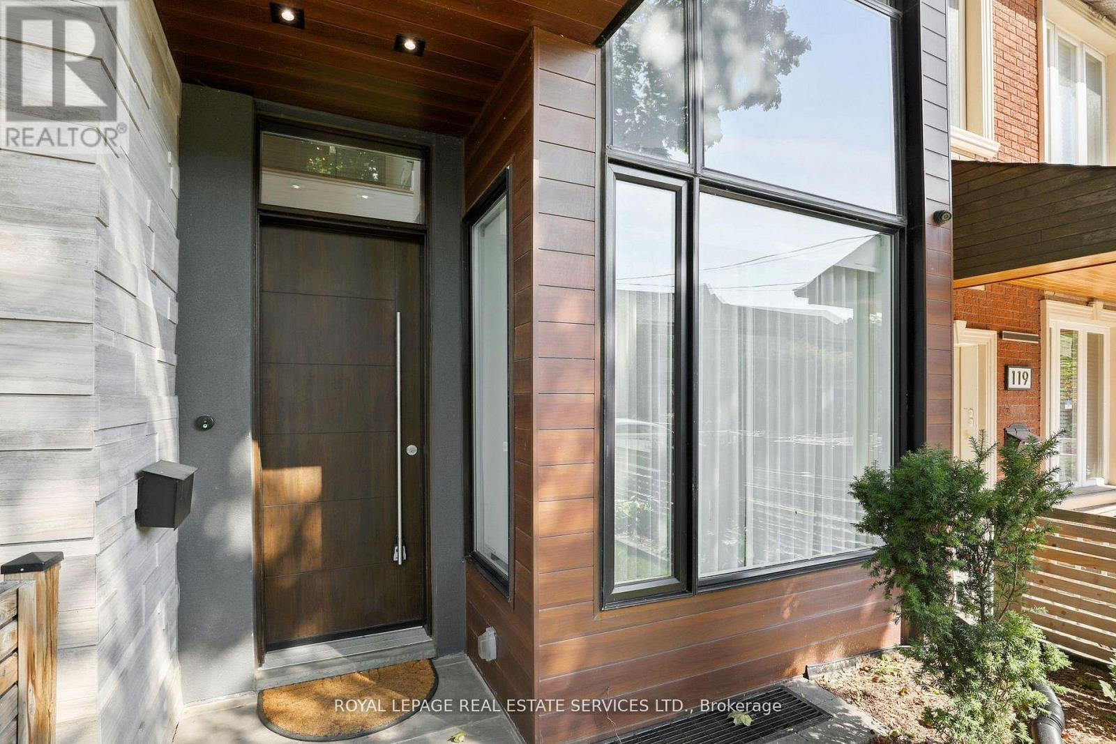 121 MARKHAM STREET - 2