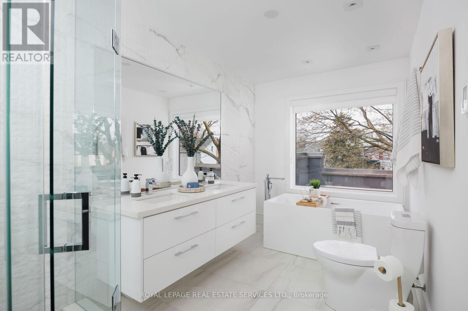 121 MARKHAM STREET - 25