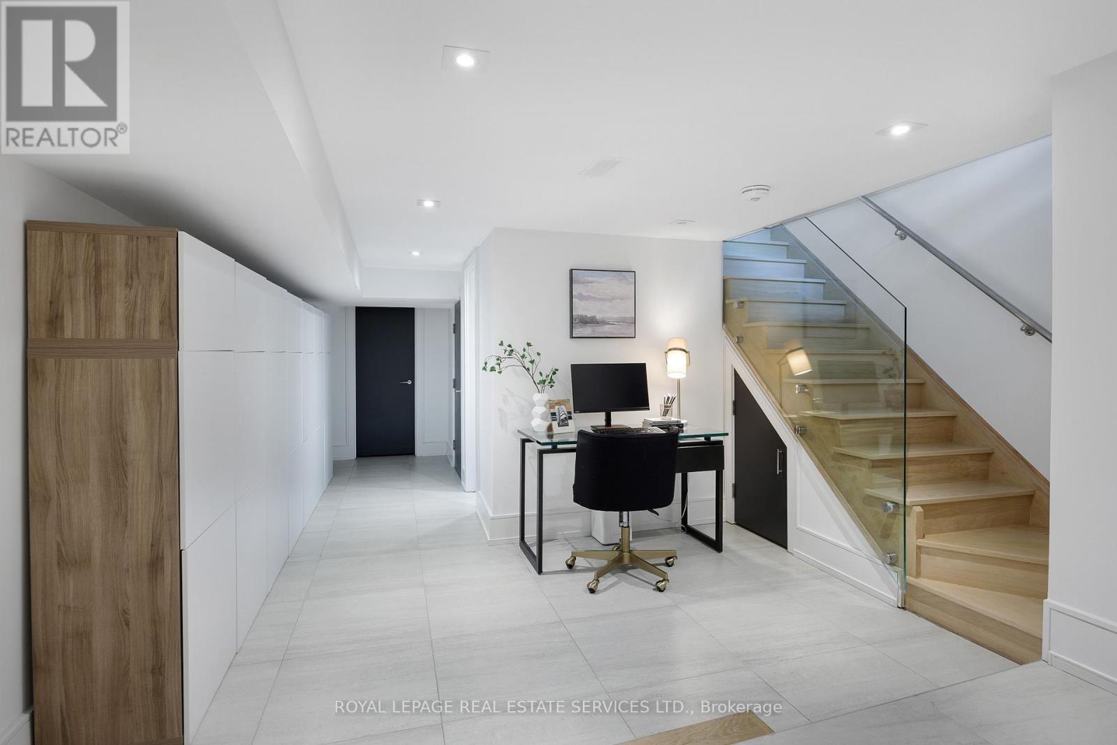 121 MARKHAM STREET - 33