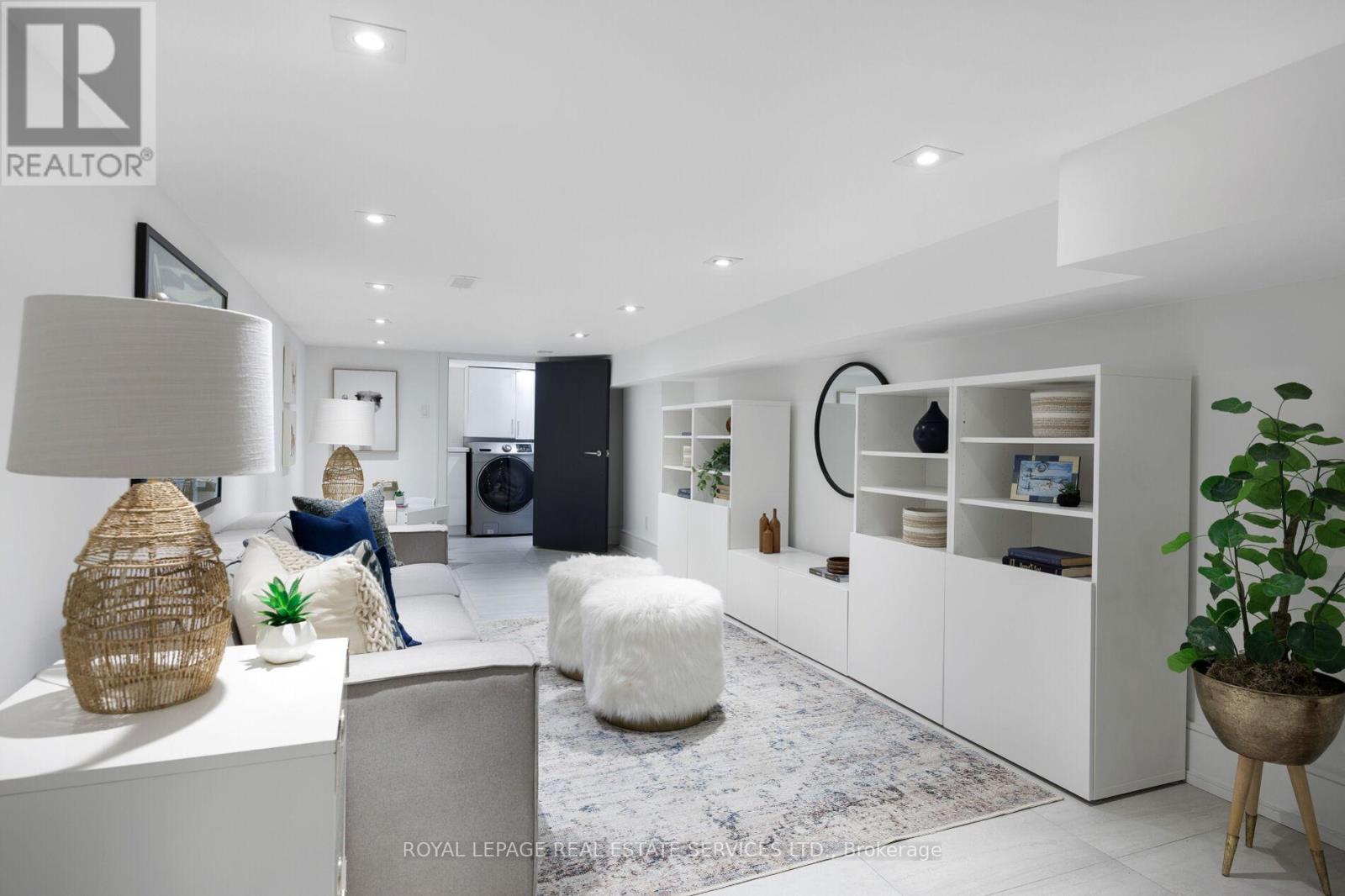 121 MARKHAM STREET - 34