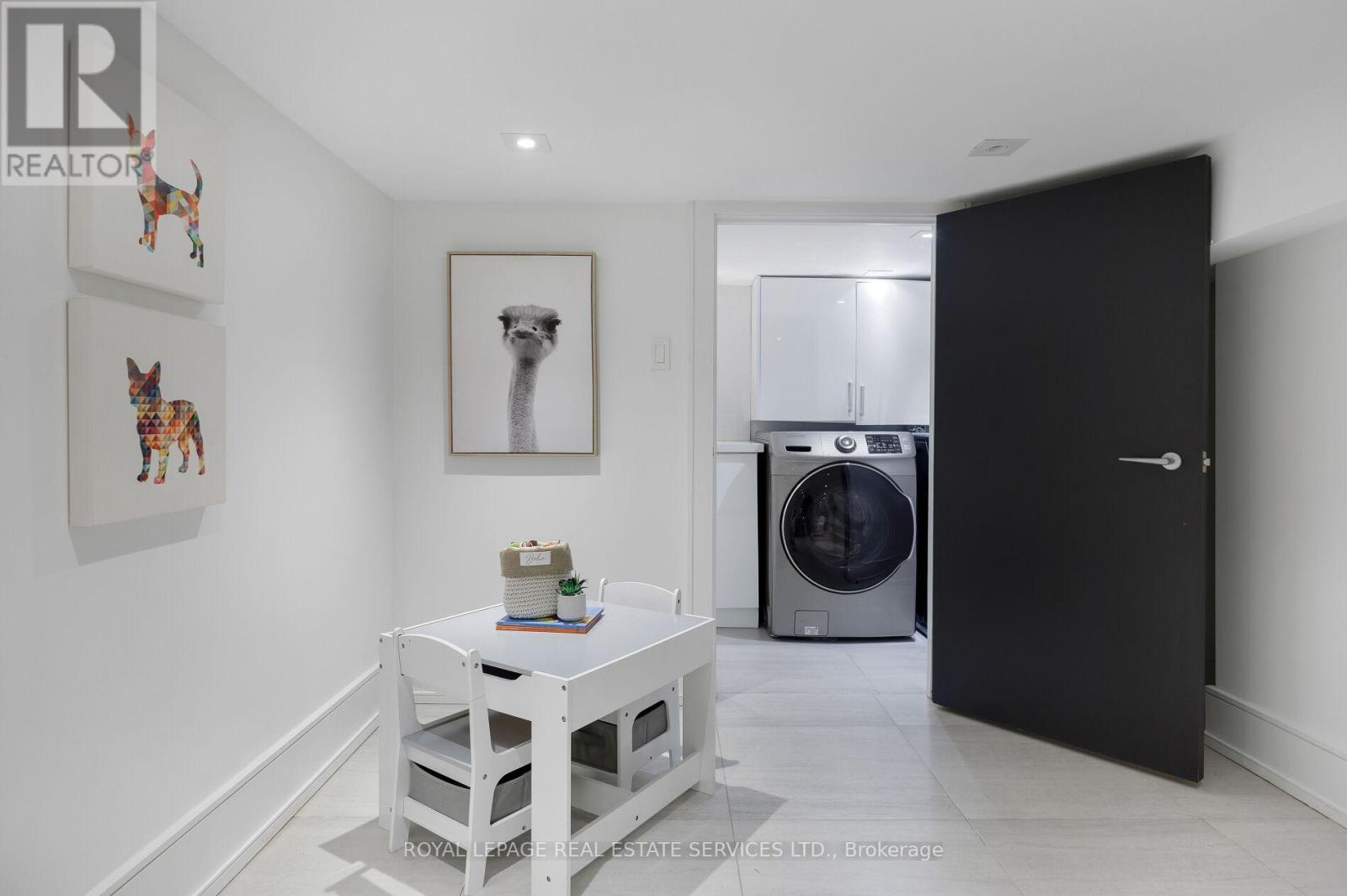 121 MARKHAM STREET - 35