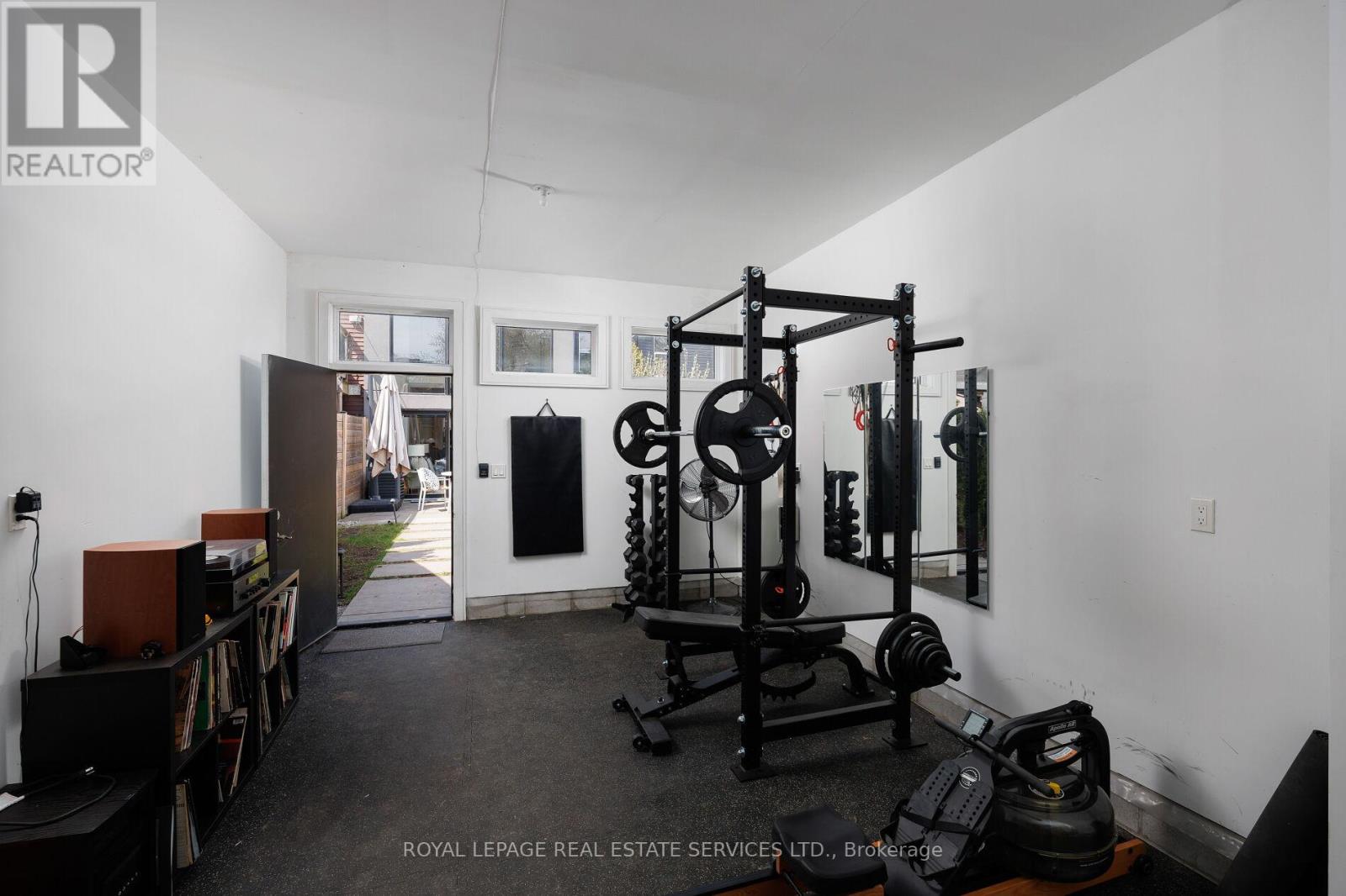 121 MARKHAM STREET - 38
