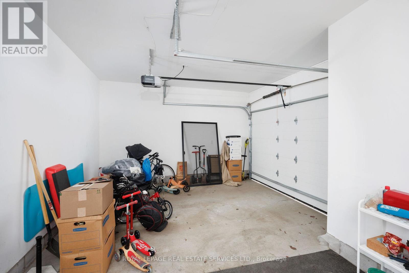 121 MARKHAM STREET - 39