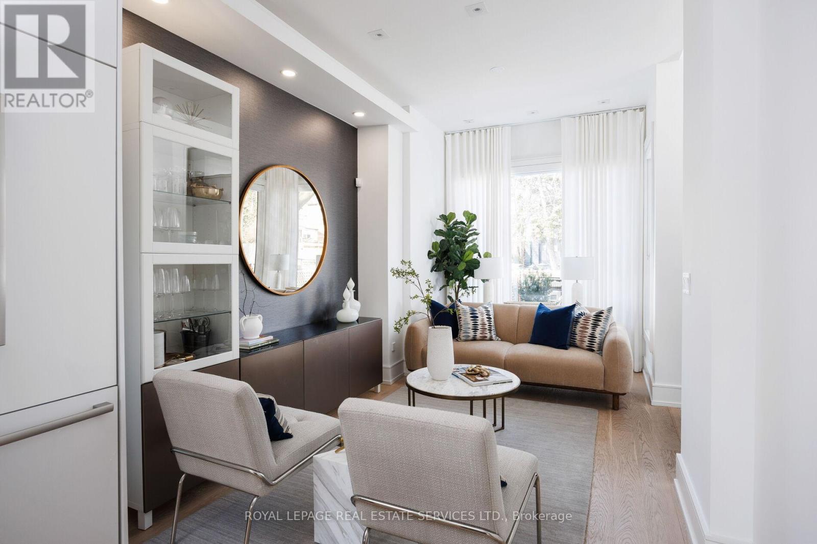 121 MARKHAM STREET - 4