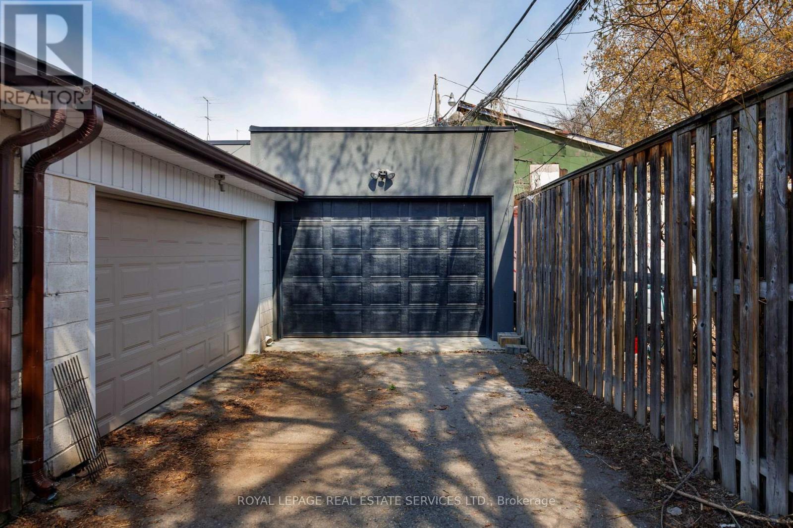 121 MARKHAM STREET - 40