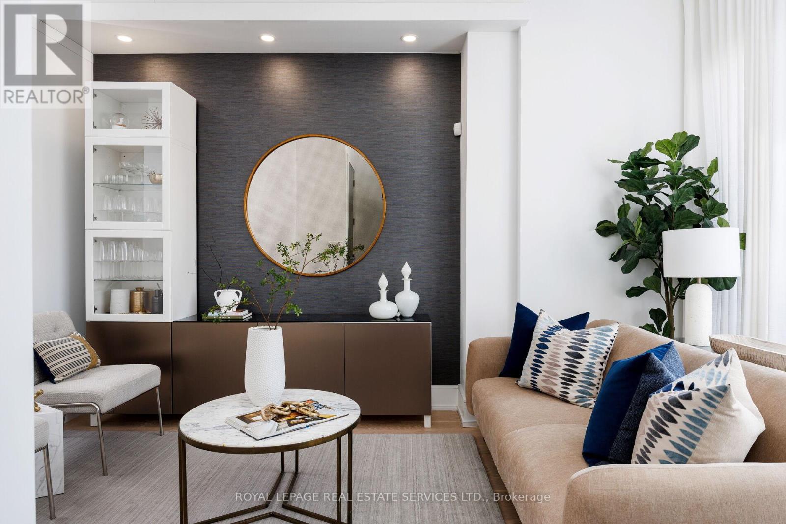 121 MARKHAM STREET - 5