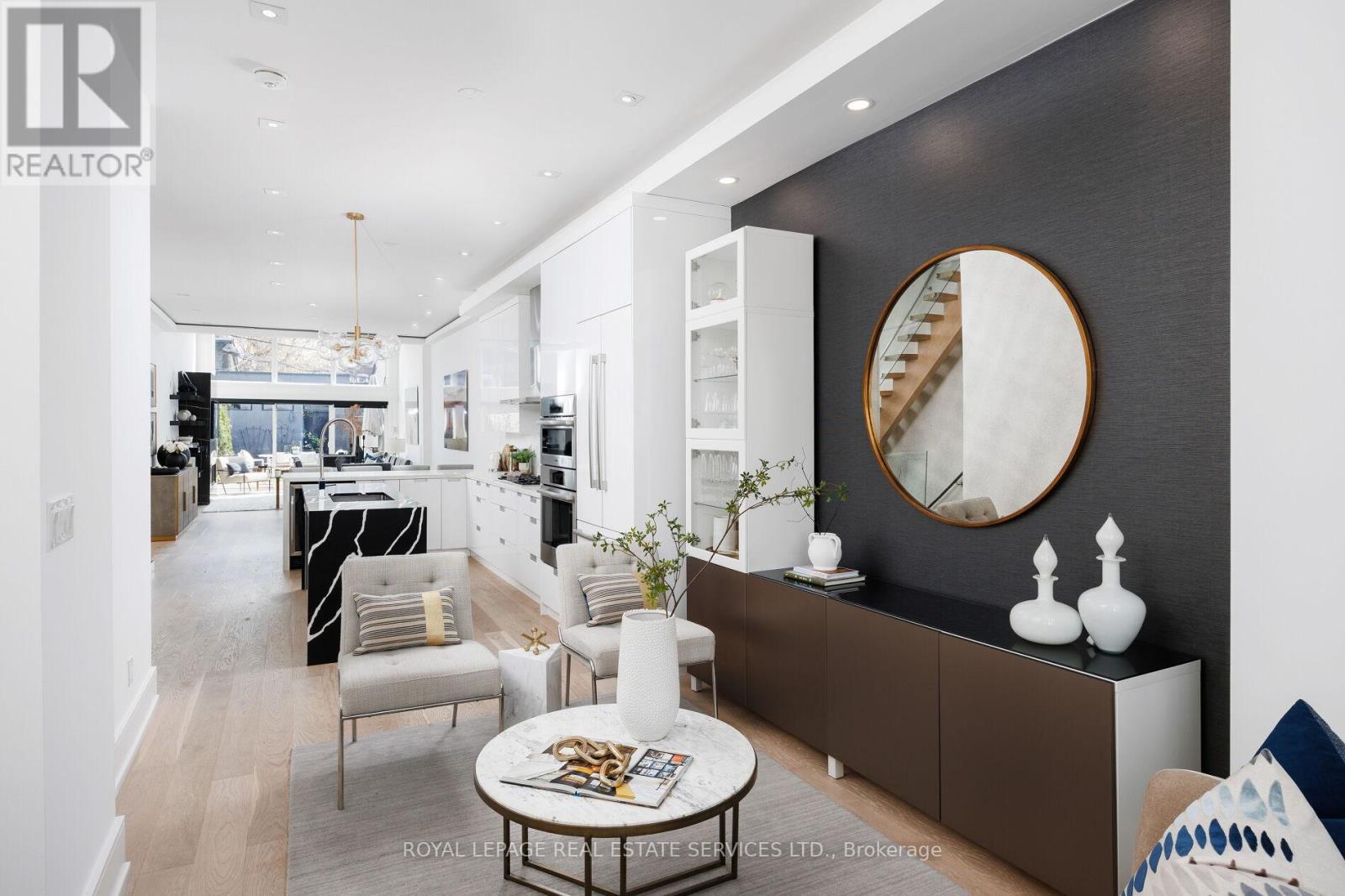 121 MARKHAM STREET - 6