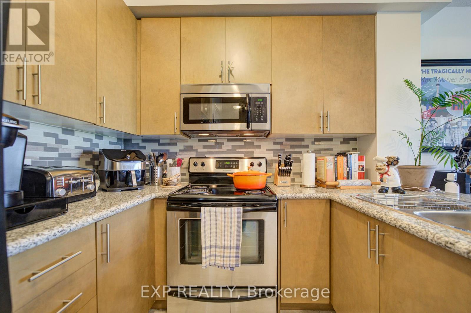 #808 133 WYNFORD DRIVE - 11
