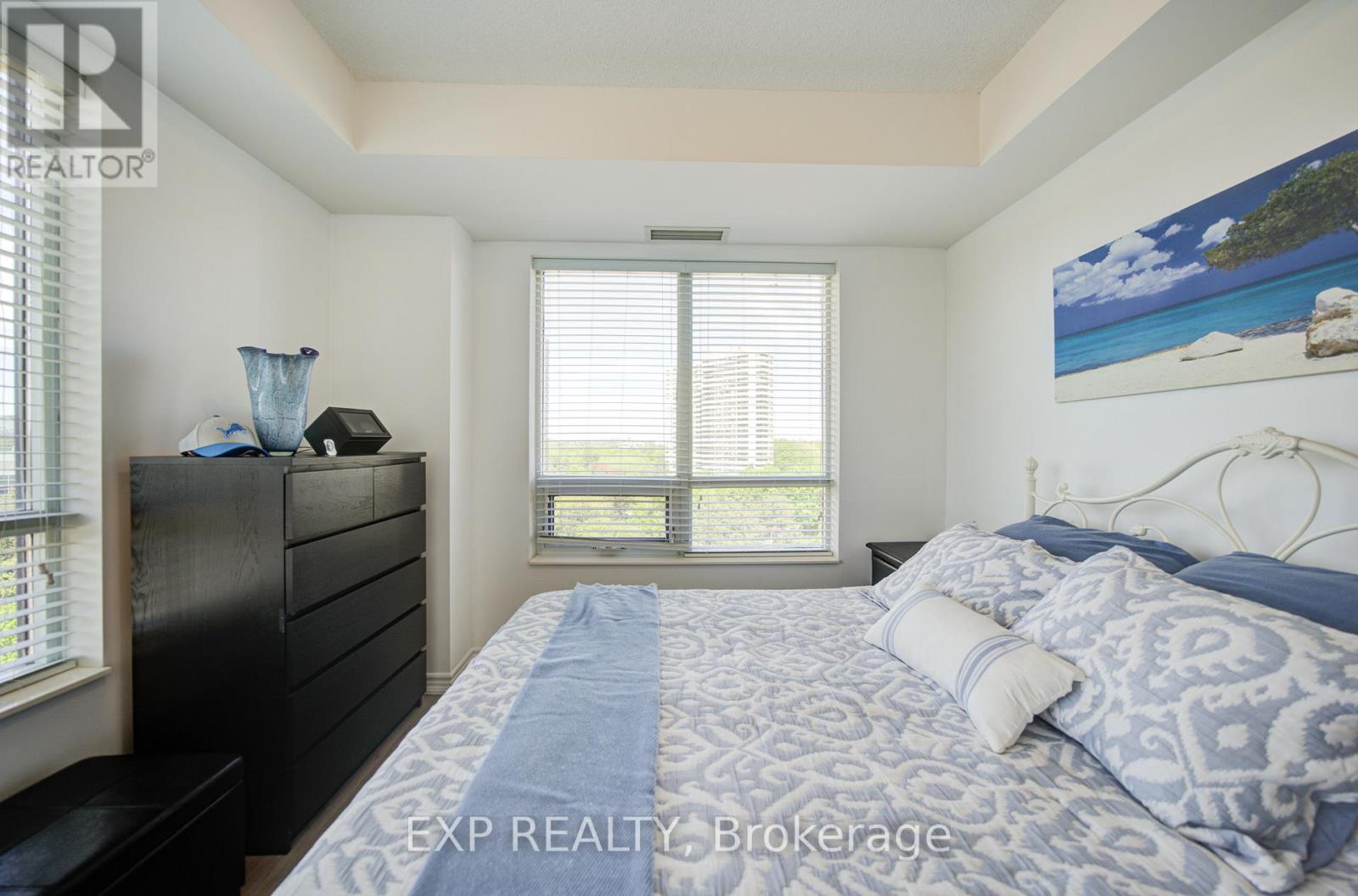 #808 133 WYNFORD DRIVE - 27
